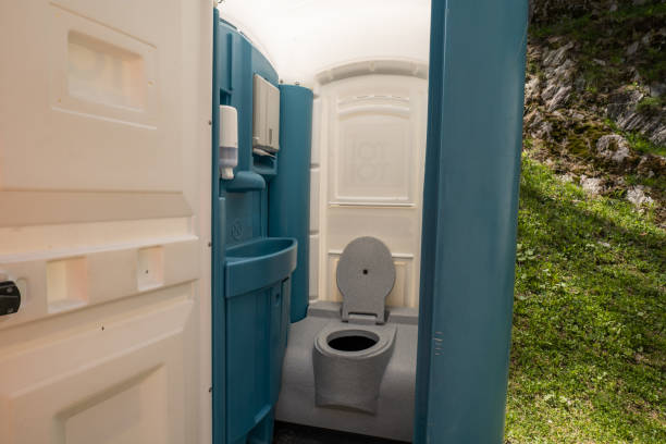 Best Standard Portable Toilet Rental  in Deland, FL